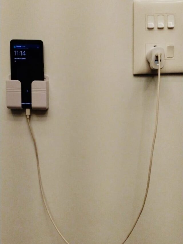 LIRAMARK दीवार पर लगने वाला मोबाइल फ़ोन चार्जिंग स्टैंड